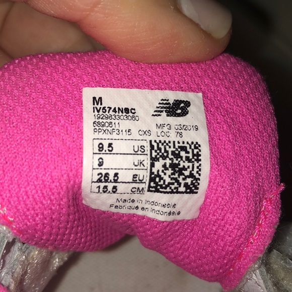 Pair of loved toddler sneakers: NB and SR - Picture 11 of 11